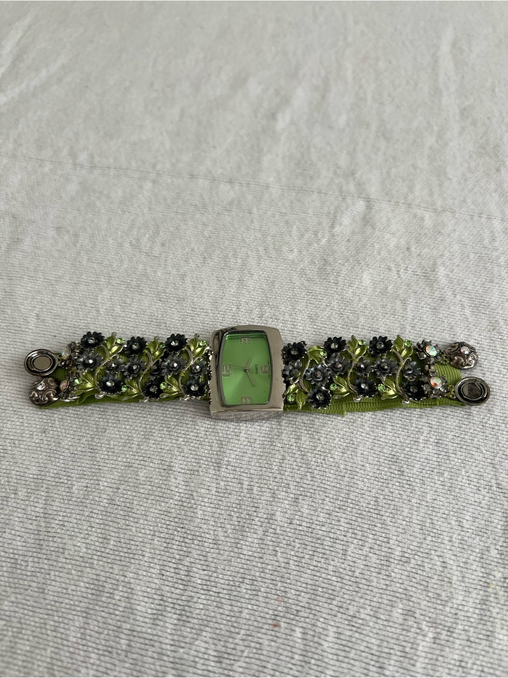 Vintage Y2K Green Floral Rhinestone Bracelet Watch - Picture 2 of 7